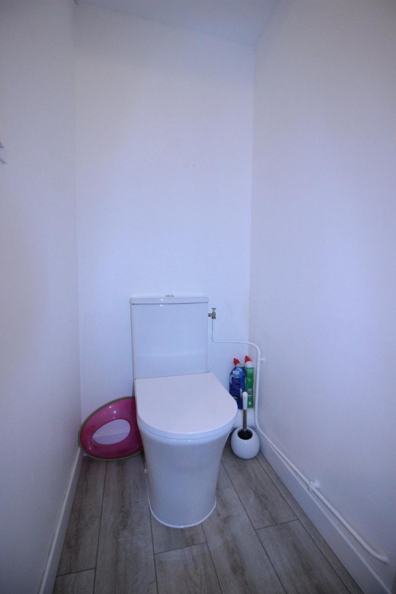 Logement Neuf "Meuse" - Hyper Centre - Parking Proche - Proche Gare - 4 Chambres - Terrasse Couverte - Wifi ! Gere Par Prestazen'Services Verdun-sur-Meuse Bagian luar foto