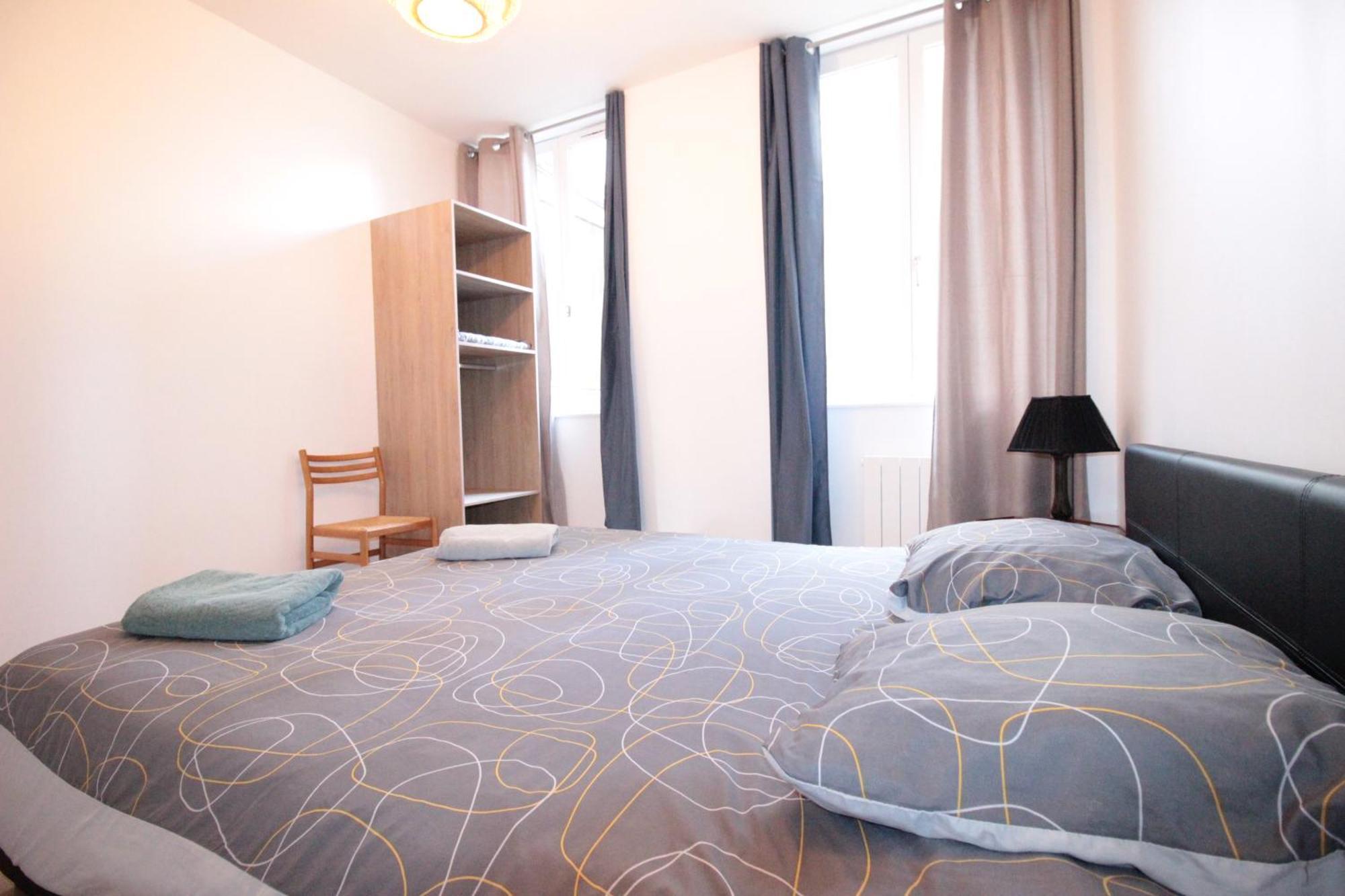Logement Neuf "Meuse" - Hyper Centre - Parking Proche - Proche Gare - 4 Chambres - Terrasse Couverte - Wifi ! Gere Par Prestazen'Services Verdun-sur-Meuse Bagian luar foto