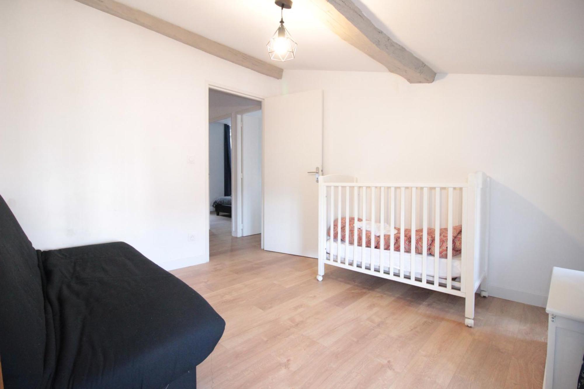 Logement Neuf "Meuse" - Hyper Centre - Parking Proche - Proche Gare - 4 Chambres - Terrasse Couverte - Wifi ! Gere Par Prestazen'Services Verdun-sur-Meuse Bagian luar foto